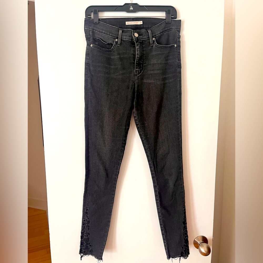 Levi’s Women’s 310 Shaping Super Skinny Jean
